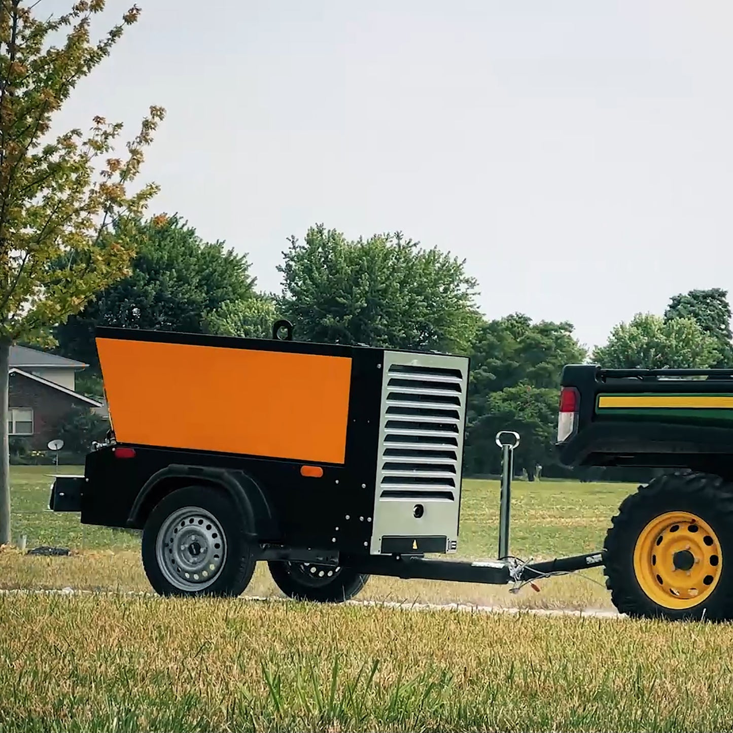 EMAX Stationary/Trailer Mounted Diesel Kubota Driven 185 CFM 45 HP Rotary Screw Air Compressor - EDS185ST, EDS185TR